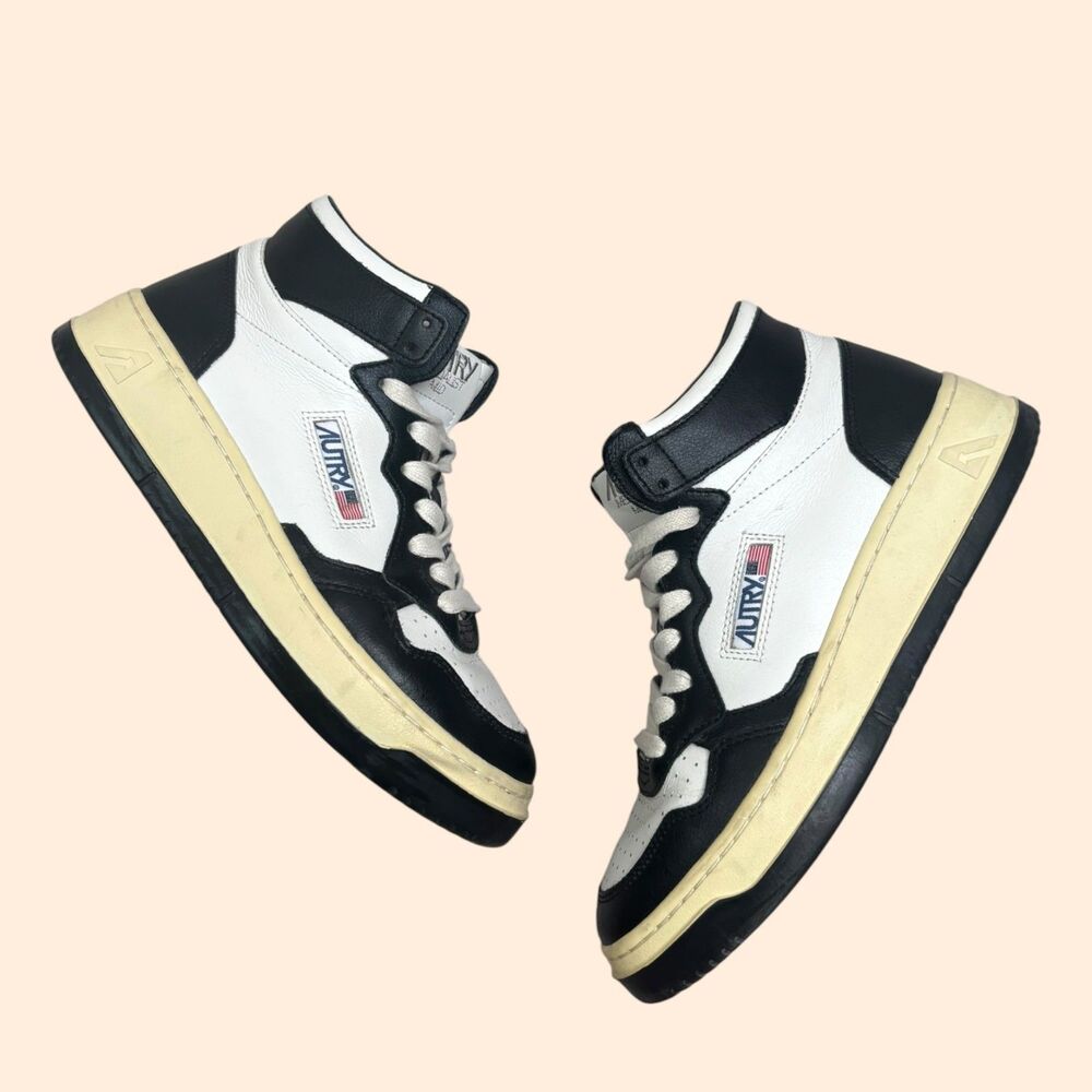 Autry Medalist Mid Sneakers Black